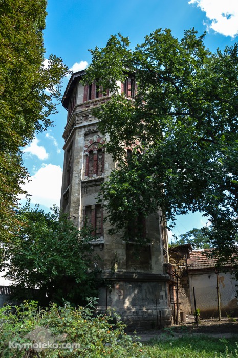 Старинная водонапорная башня в Симферополе