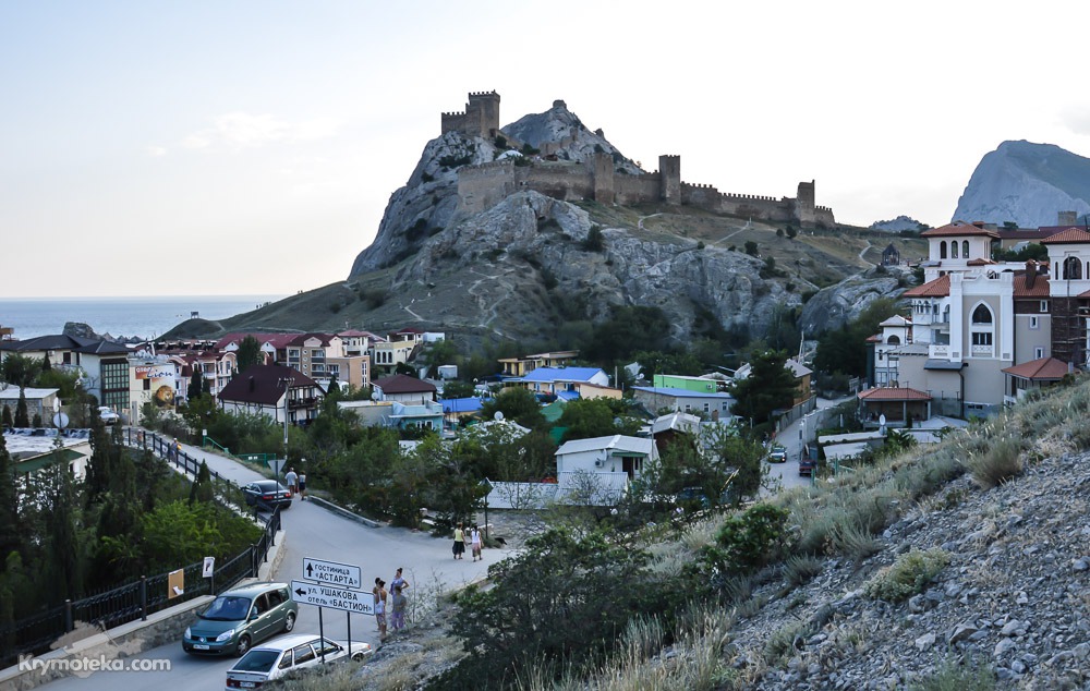 Вид на Генуэзскую крепость