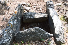 Каменные ящики (плиточные дольмены) захоронения тавров