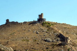 Руины крепости Чембало в Балаклаве