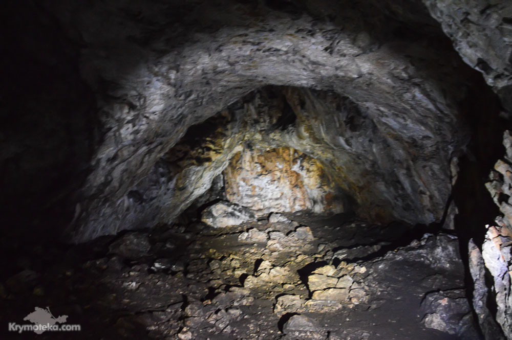 Почему в пещерах холодно. Пещера Данильча Коба. Крым пещера Суук Коба. Пещера холодная Чатыр-Даг Суук Коба. Пещера Суук Коба координаты.